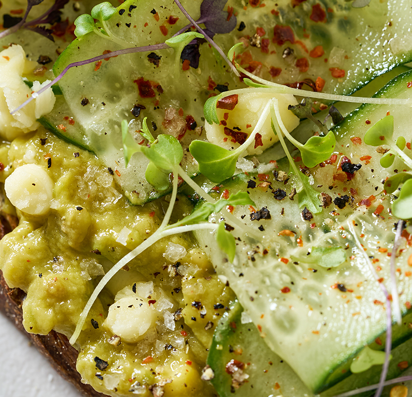TOSTÓN PALTA Y PEPINO