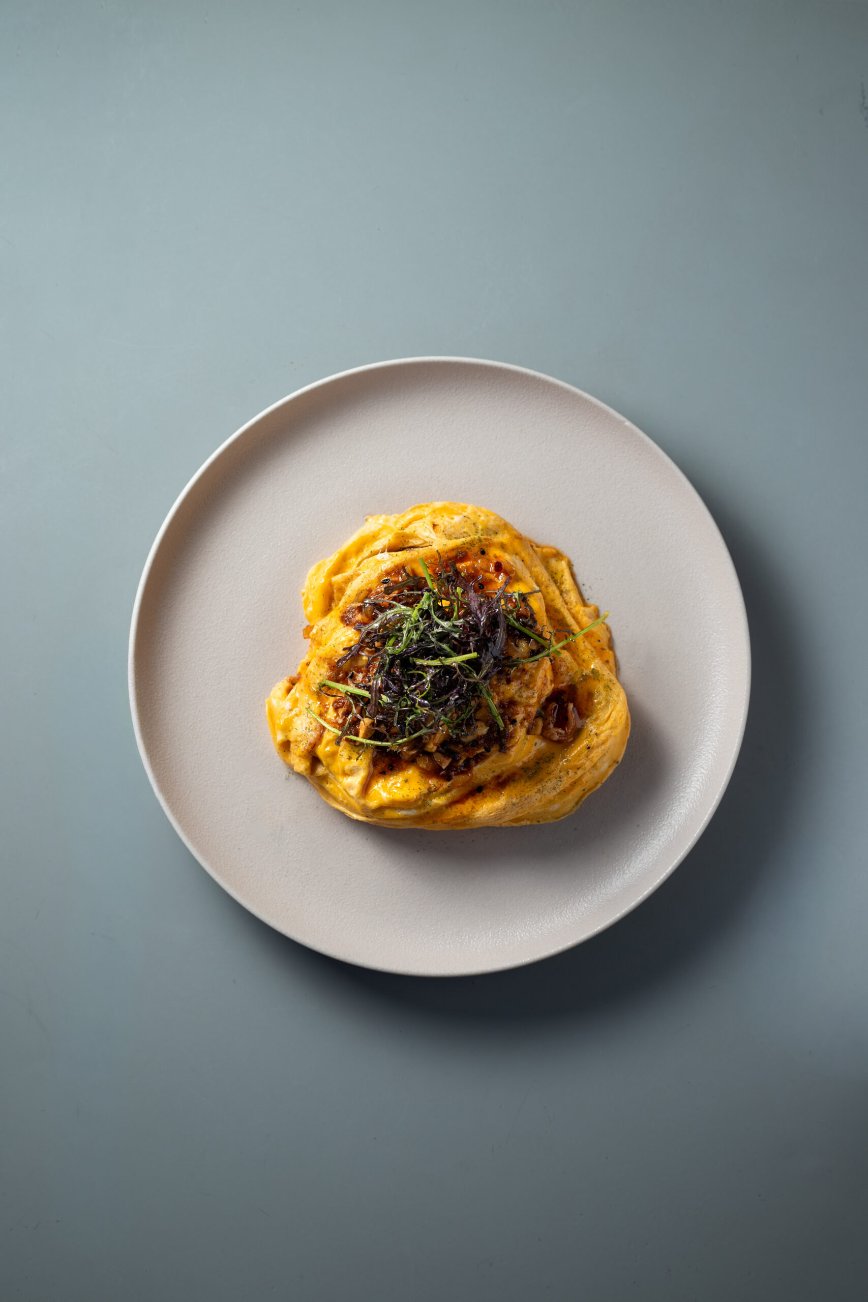 Huevos revueltos chilli crisp